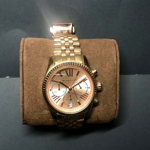 Micheal Kors Rose Gold Watch - Picture 3 of 3